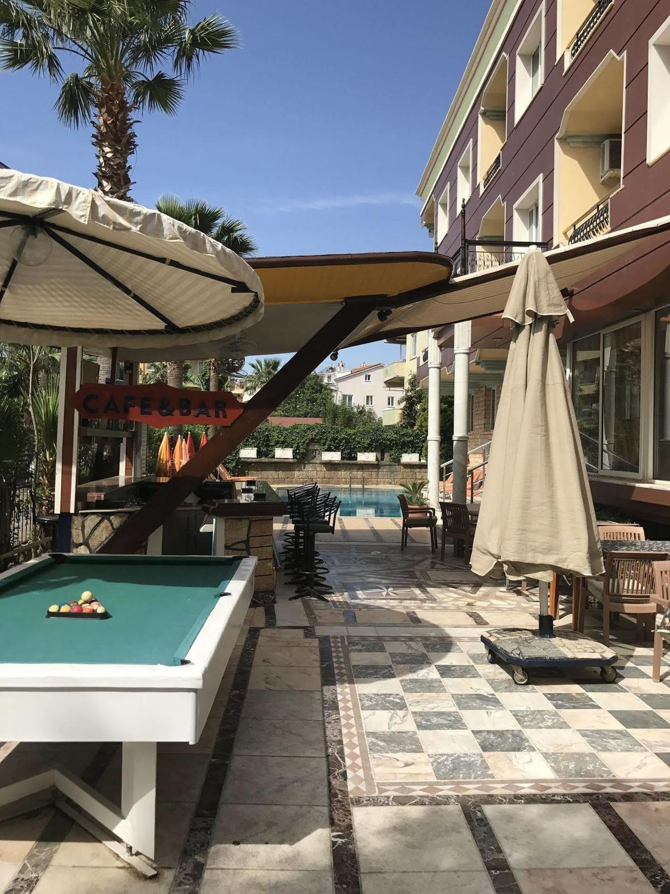 Blue Yacht Marina Апарт-готель